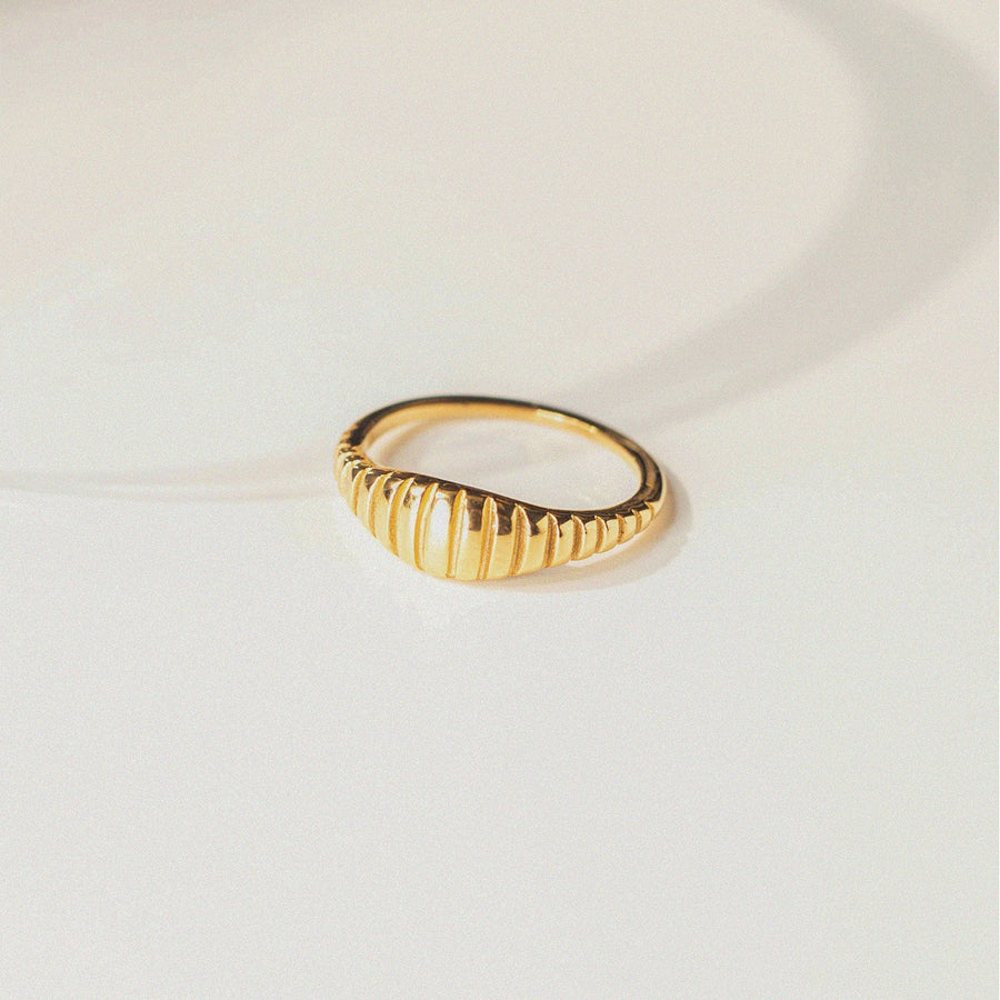 Croissant Ring - Zinfu