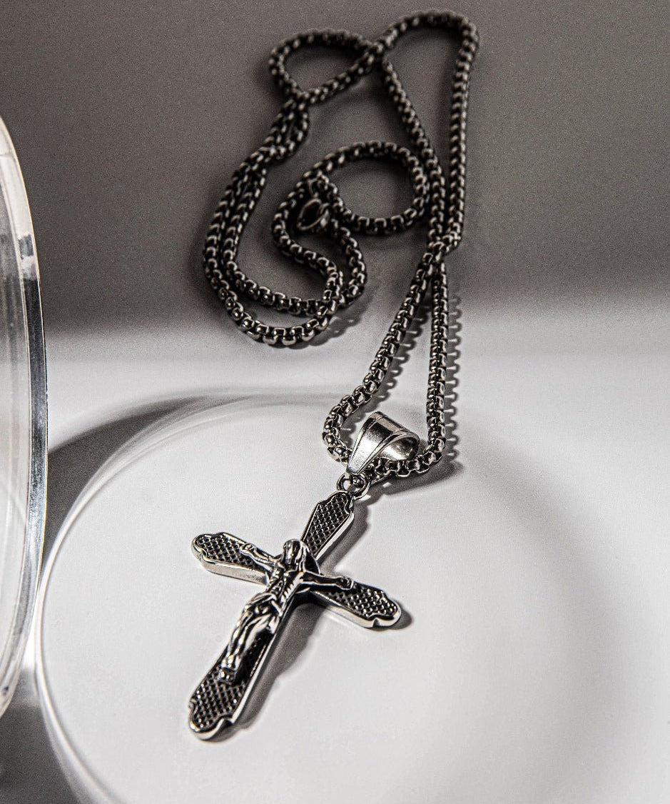 Crucifixion of Jesus -Necklace - Zinfu