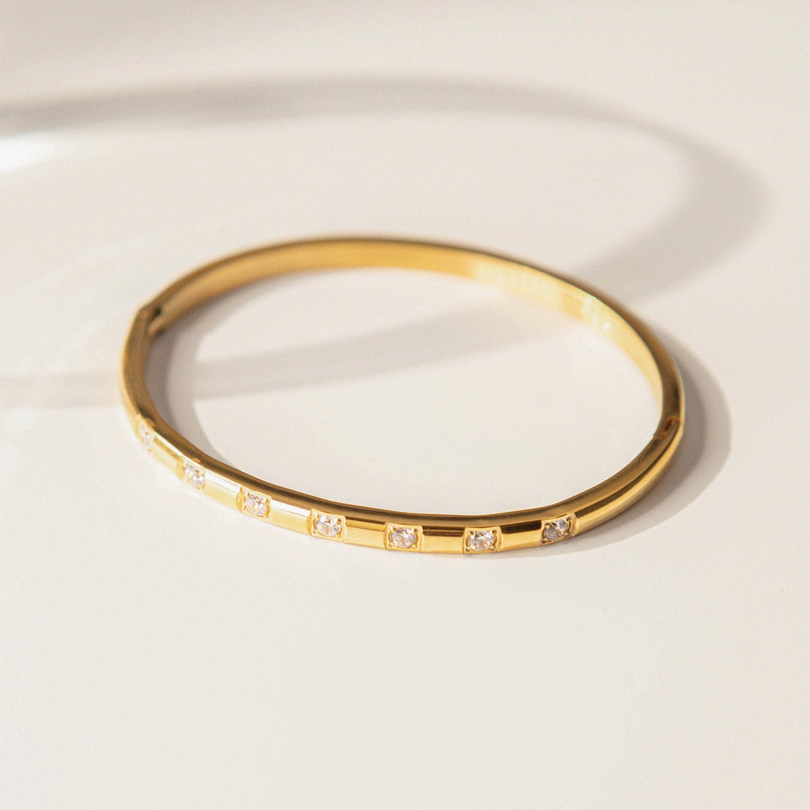 Dense Zircon Bangle - Zinfu
