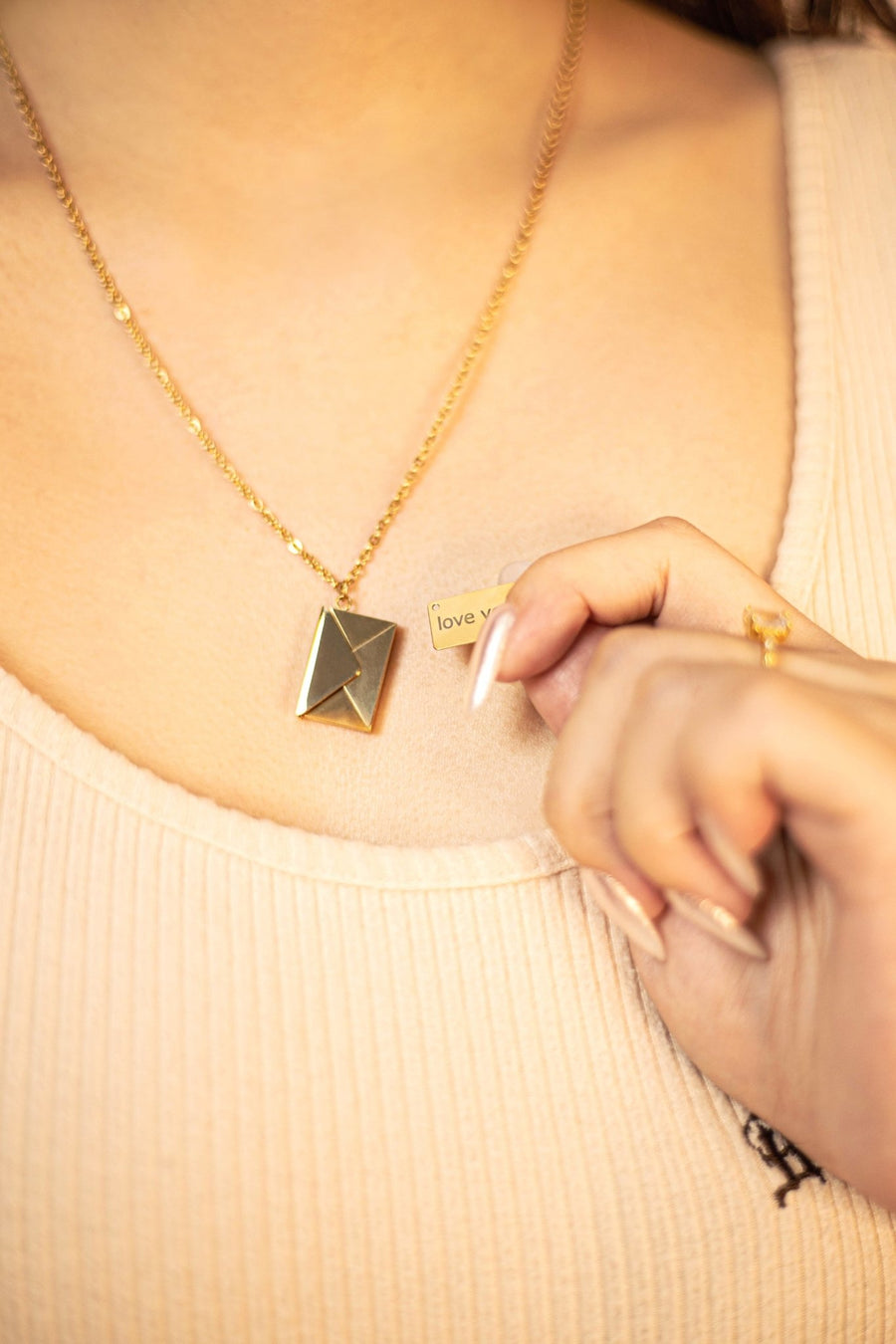 Envelope Necklace - Zinfu