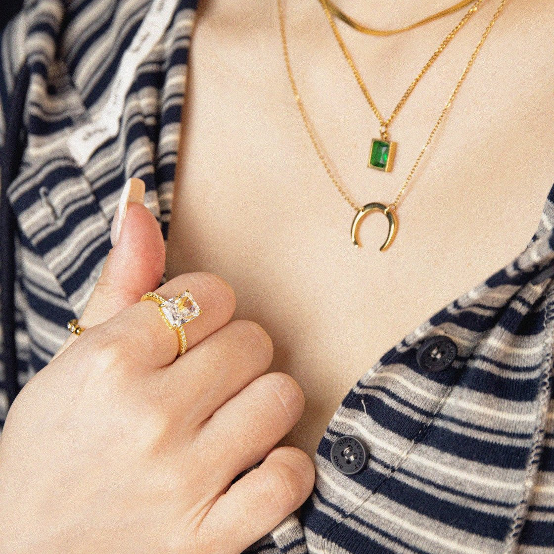 Moon Pendant Necklace - Zinfu