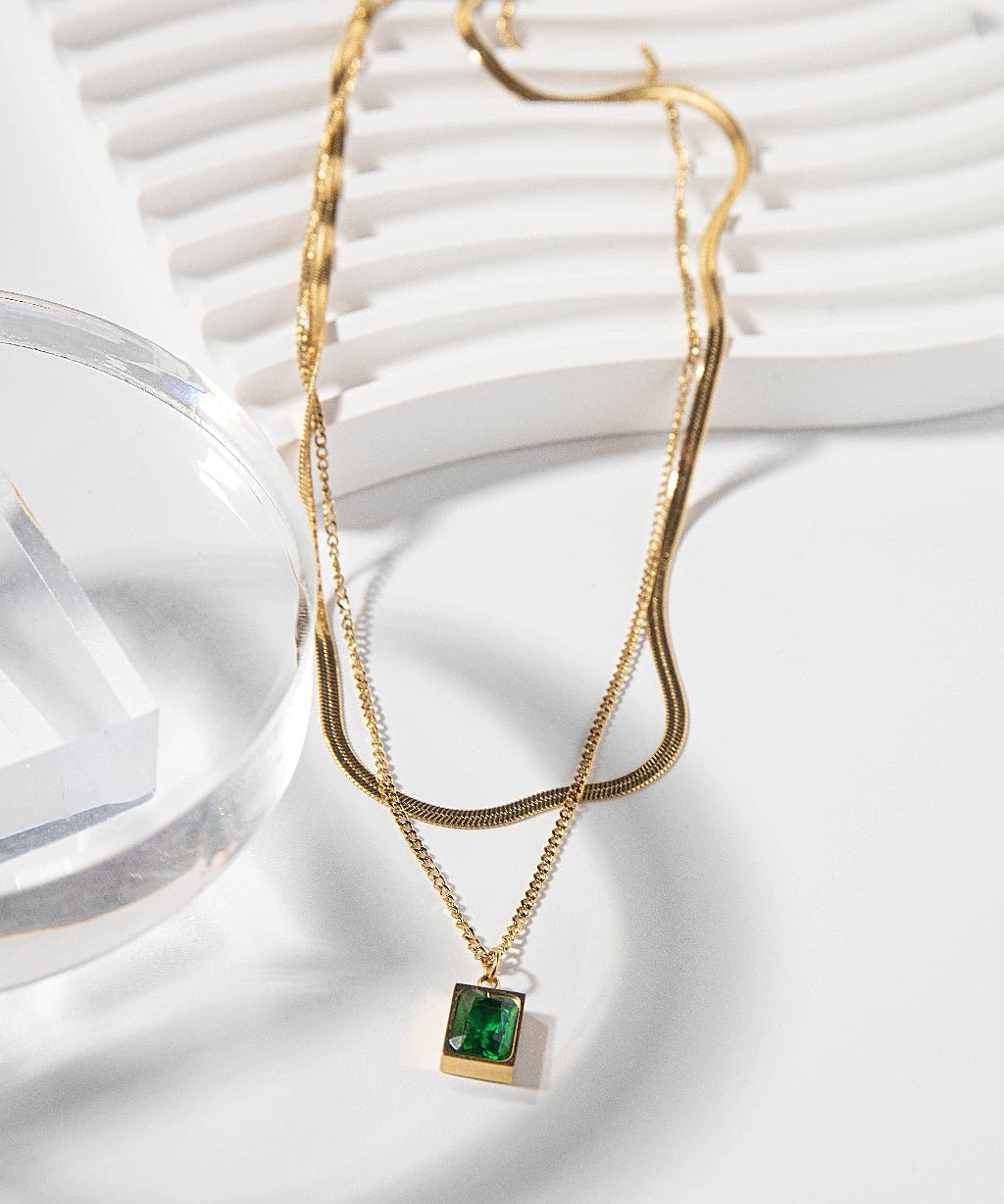 Plain Necklace with emeralds - Necklace - Zinfu