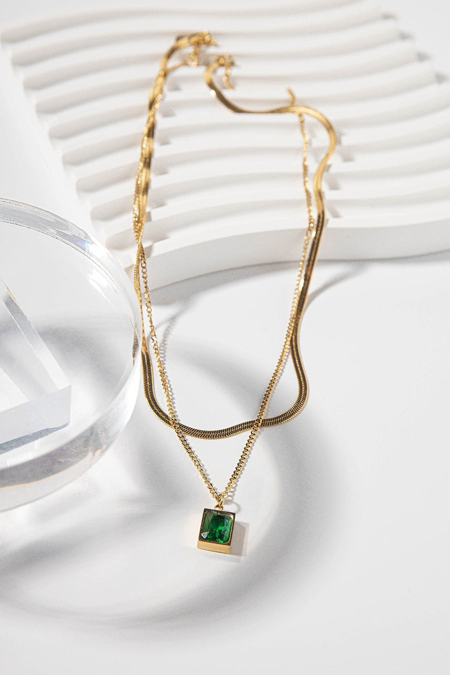 Plain Necklace with emeralds - Necklace - Zinfu